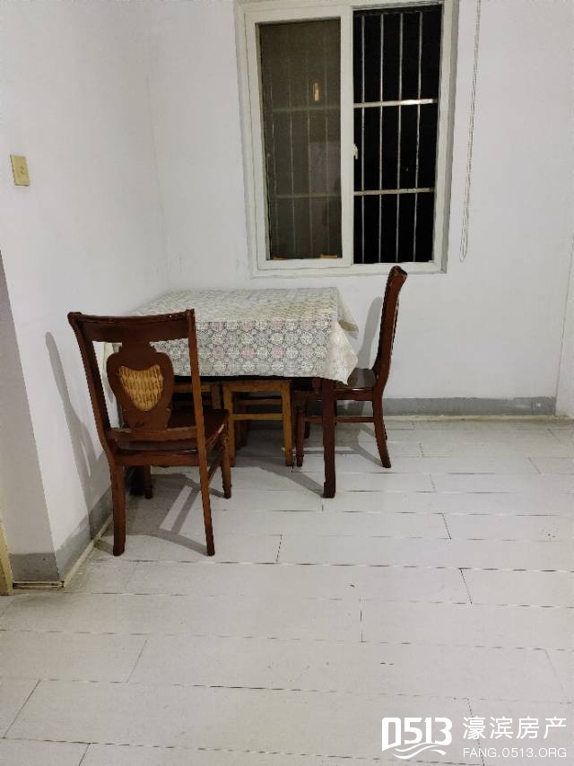 恒基花苑82平米，三楼清爽，靠地铁口1400/月